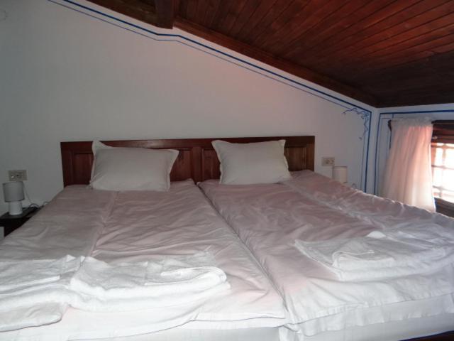 Hotel Недкова Къща Kopriwschtiza Exterior foto