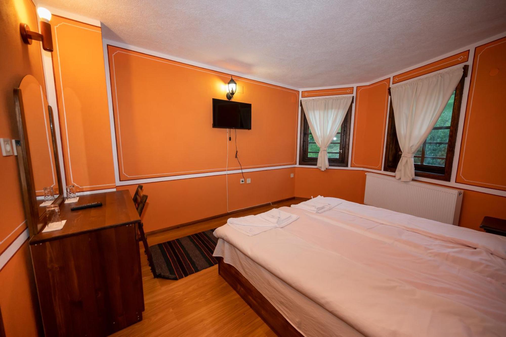 Hotel Недкова Къща Kopriwschtiza Exterior foto