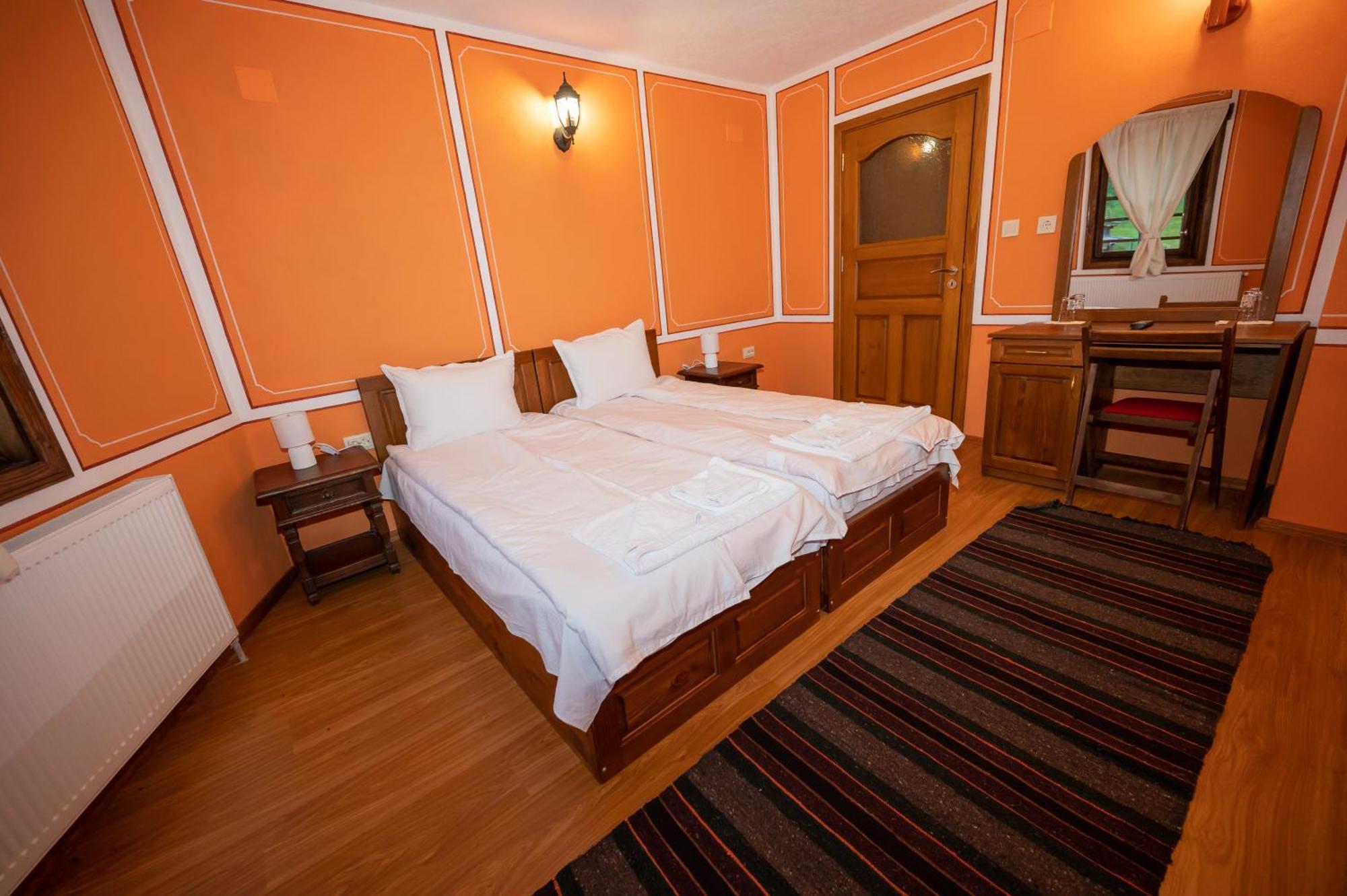 Hotel Недкова Къща Kopriwschtiza Exterior foto