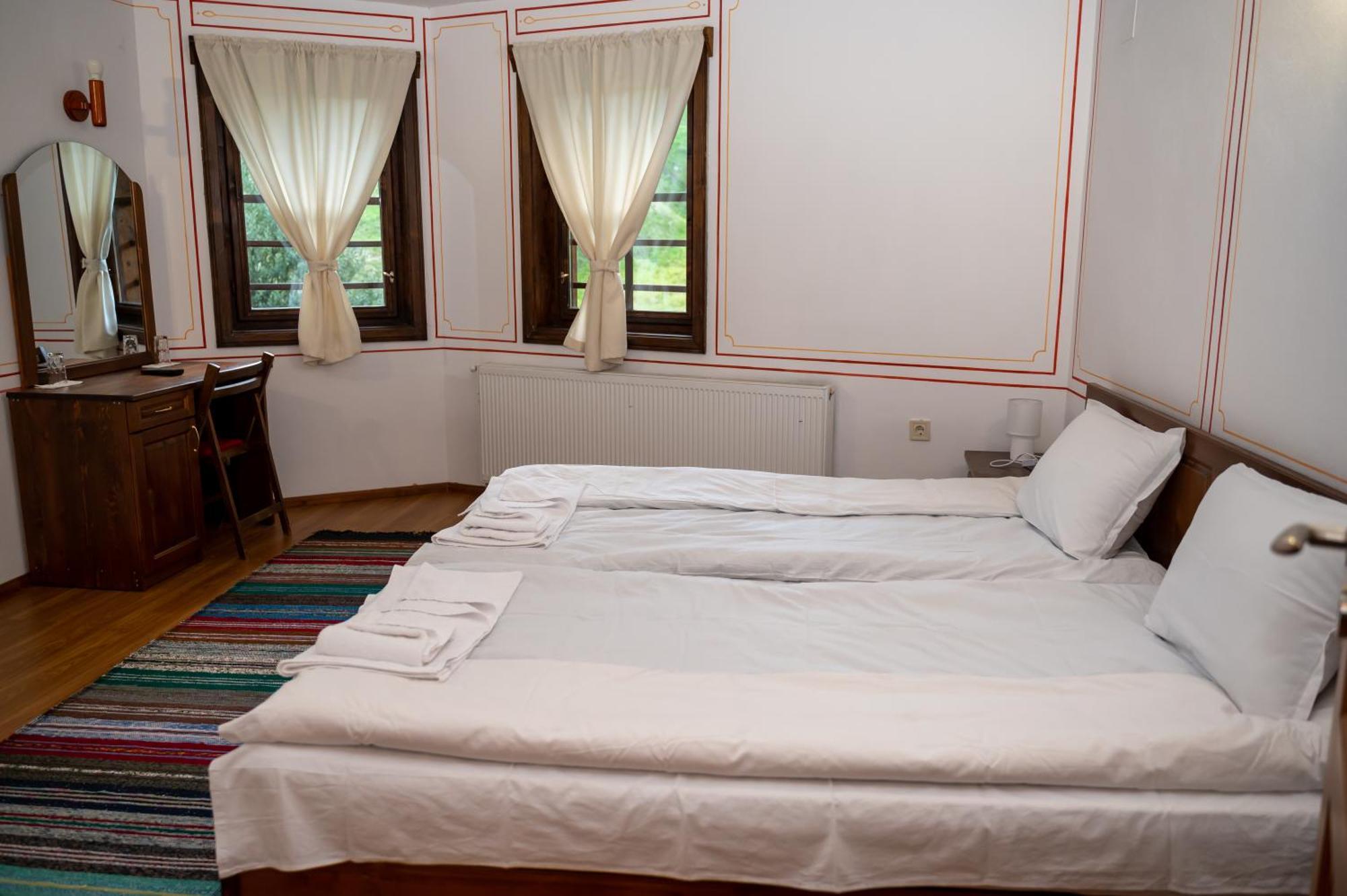 Hotel Недкова Къща Kopriwschtiza Exterior foto