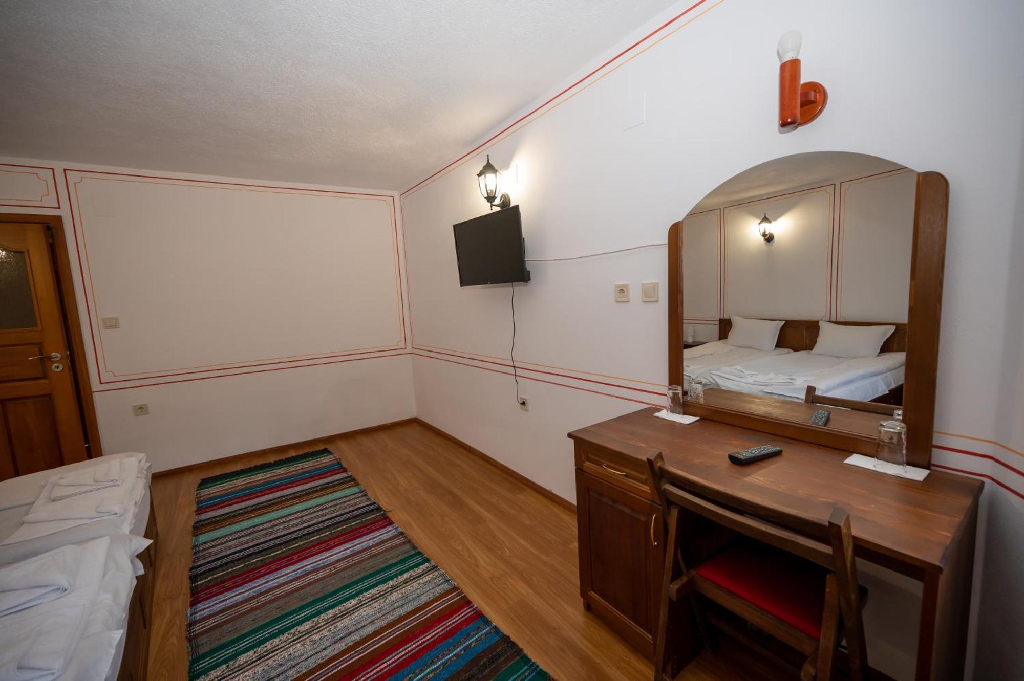 Hotel Недкова Къща Kopriwschtiza Exterior foto