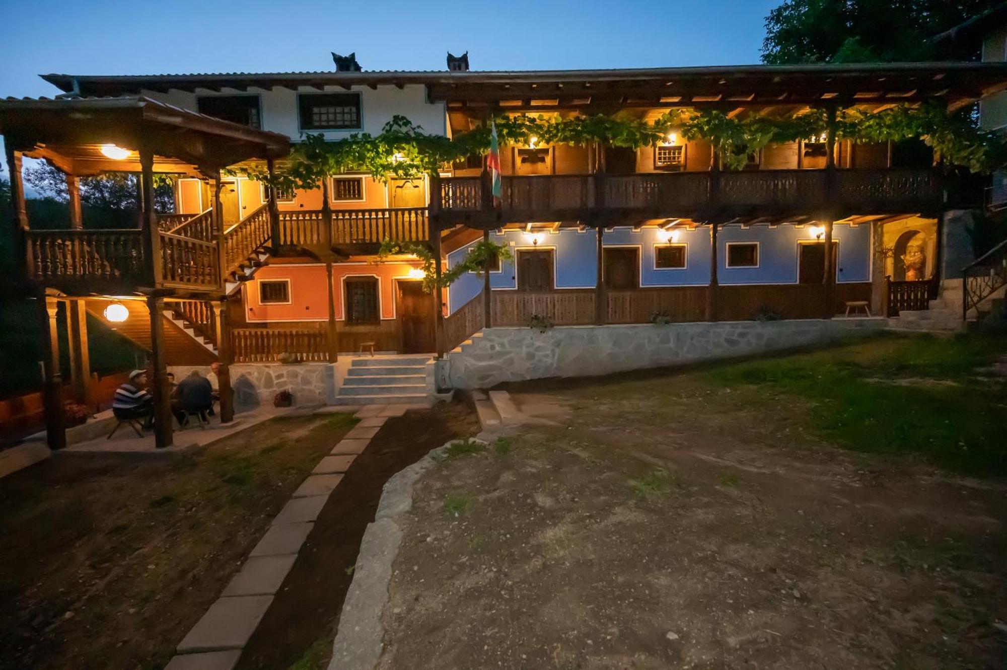Hotel Недкова Къща Kopriwschtiza Exterior foto