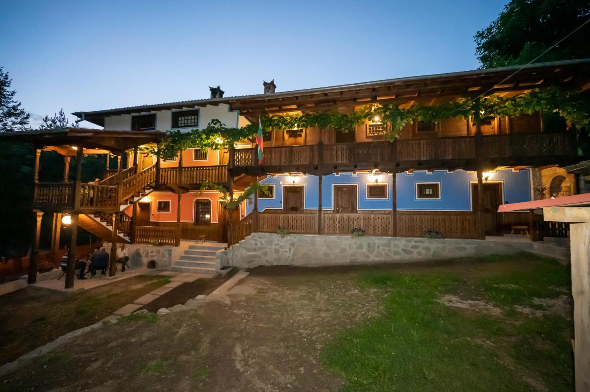 Hotel Недкова Къща Kopriwschtiza Exterior foto